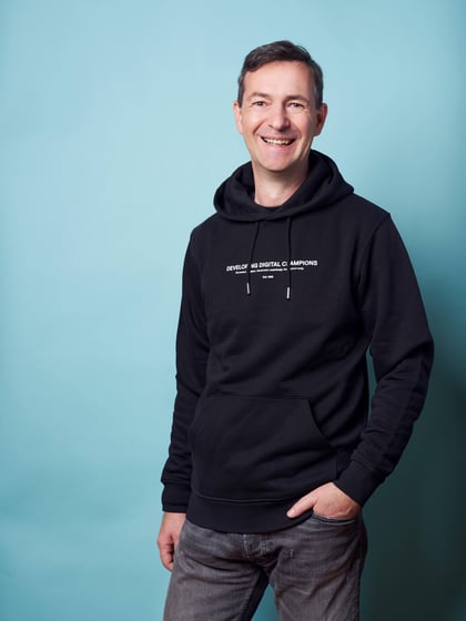 Nico_Heinze_Portrait_3-4